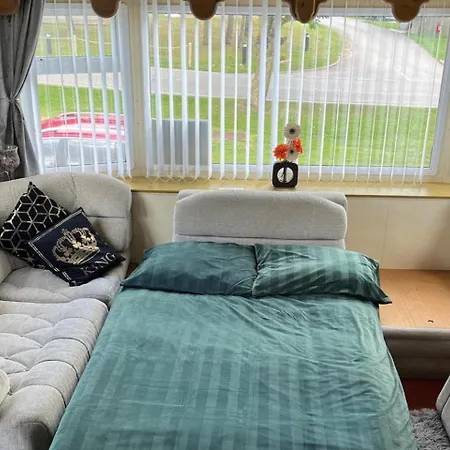 3 Bed - Sleeps 8 - Sea View - Pets - Parking Reighton