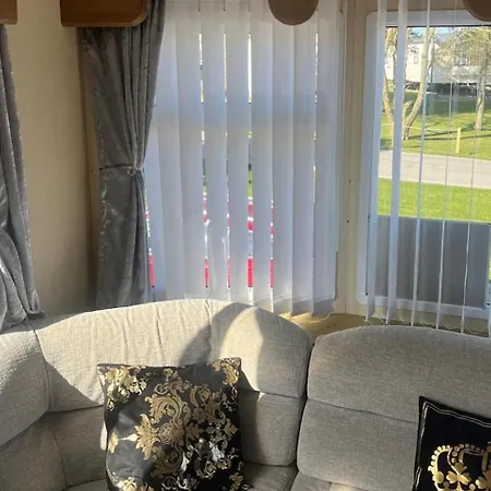 3 Bed - Sleeps 8 - Sea View - Pets - Parking Reighton