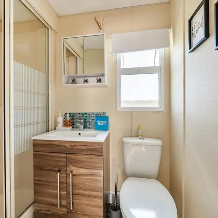3 Bed - Sleeps 8 - Sea View - Pets - Parking Reighton